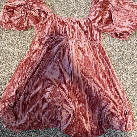 The Post Velvet Dress with balloon sleeves - Picture 4 of 4